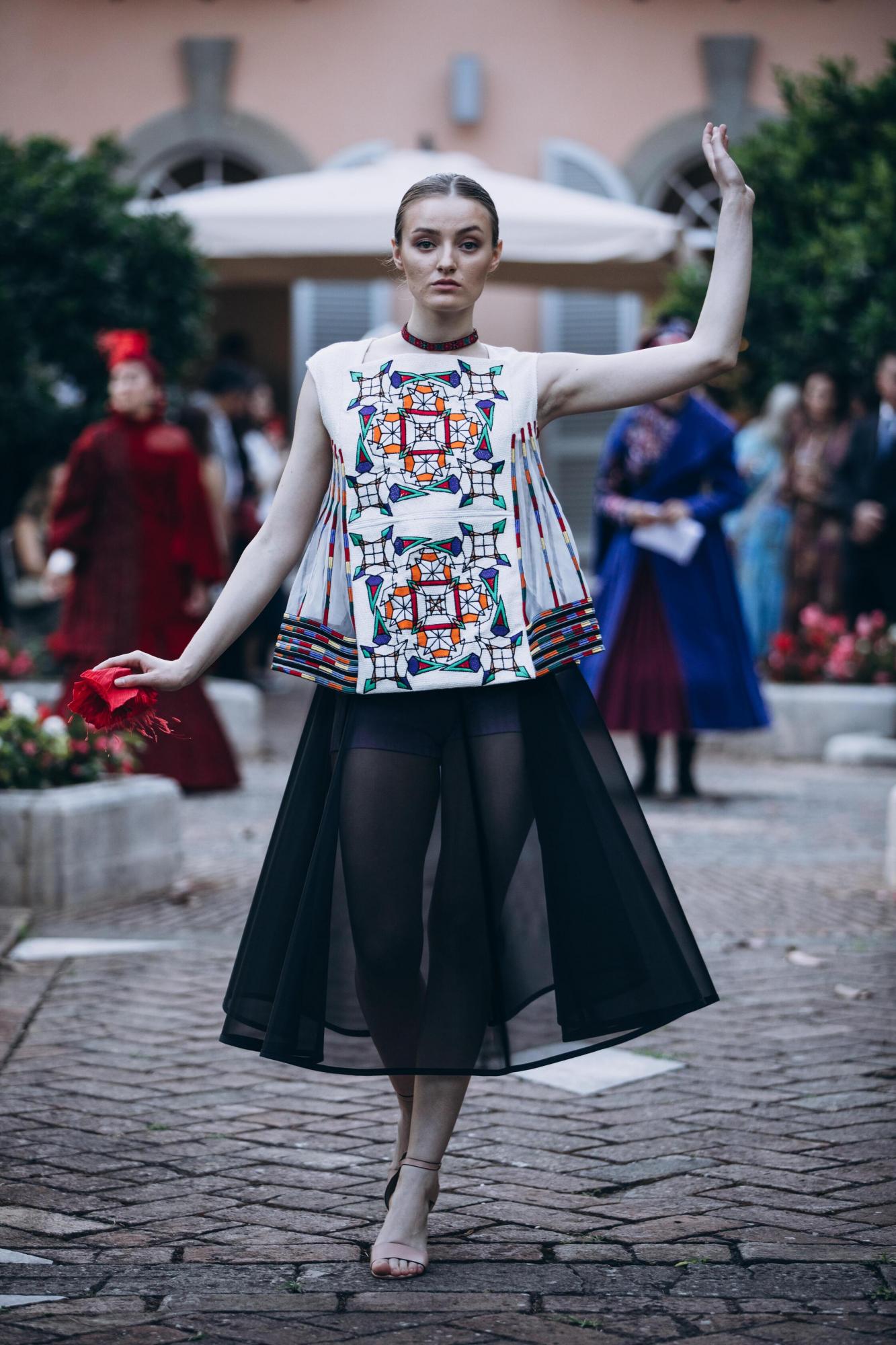 Українки у "вишиванках третього тисячоліття" вразили Європу: красиві фото